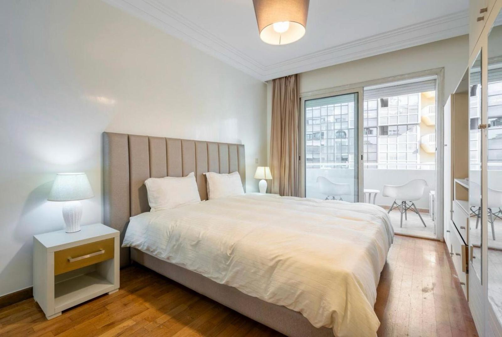 The Metropolitan 3 Location Apartment