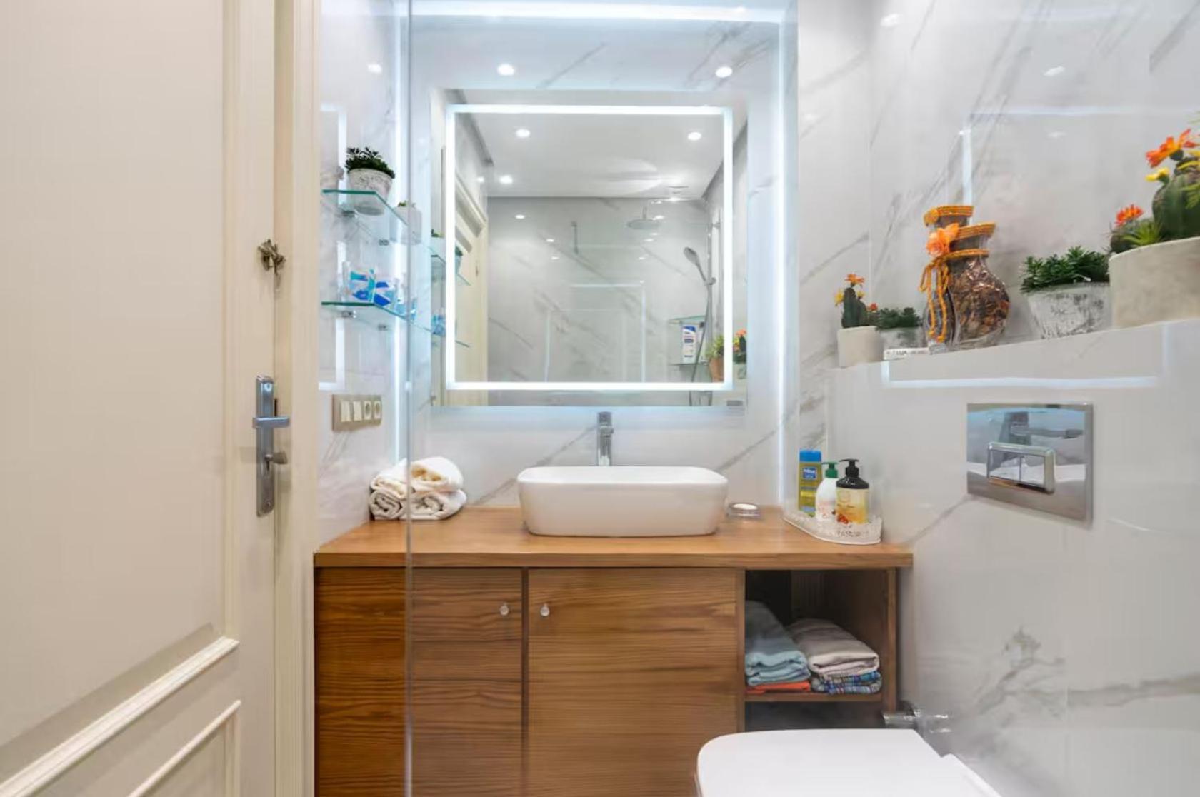 The Metropolitan 3 Location * Casa Blanca